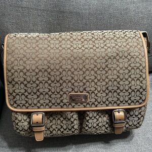 NWT COACH messenger bag